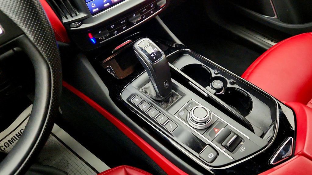 Used 2023 Maserati Levante GT image 17
