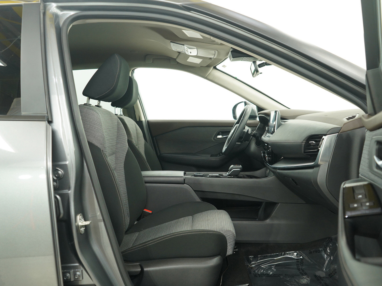 Used 2022 Nissan Rogue SV image 11