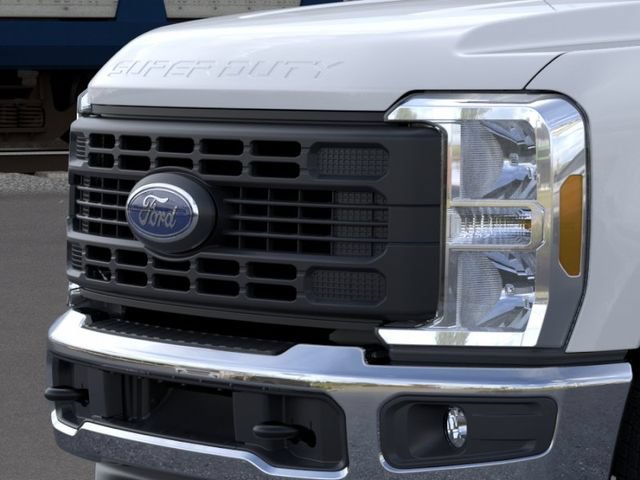 New 2026 Ford F250 XL w/ XL Chrome Package RWD image 17