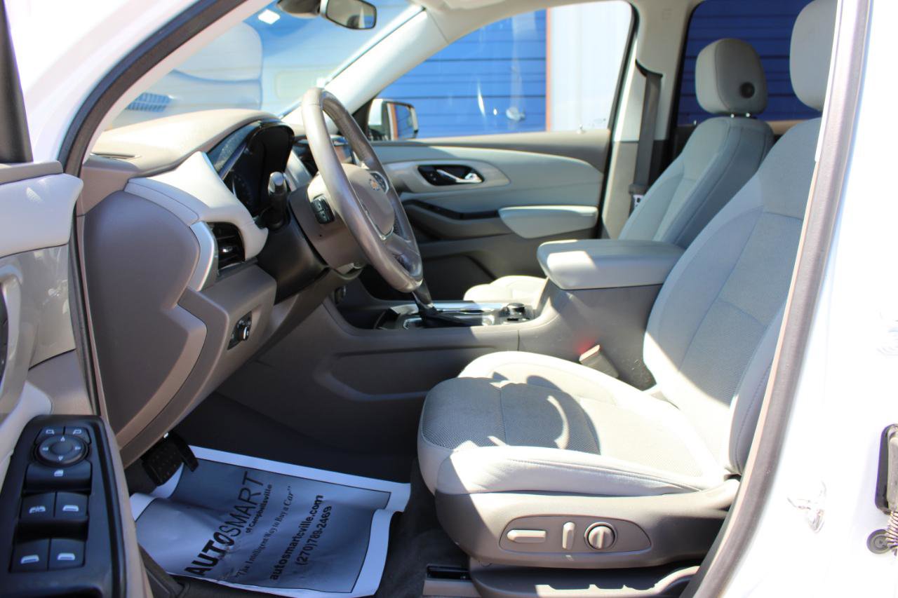 Used 2020 Chevrolet Traverse LT w/ Driver Confidence II Package AWD/4WD image 19