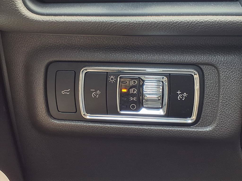Used 2024 Lincoln Corsair FWD image 13