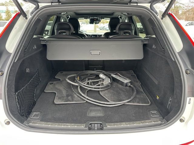 Used 2019 Volvo XC60 T8 R-Design w/ Advanced Package image 34