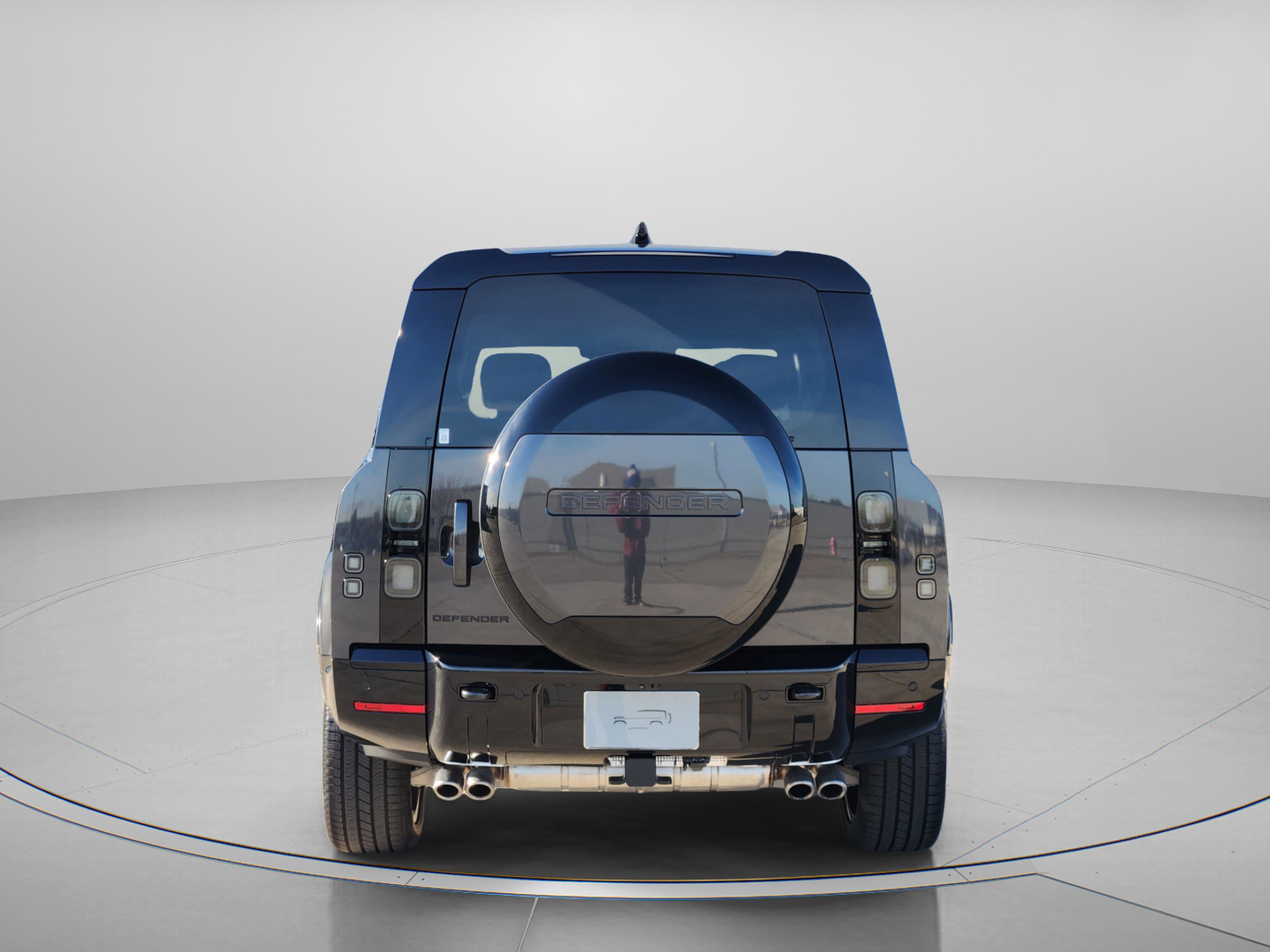 New 2026 Land Rover Defender 130 V8 AWD/4WD image 4