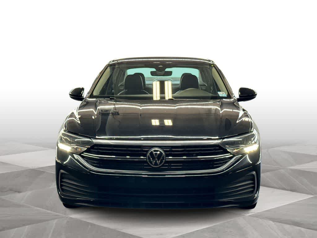 Certified 2022 Volkswagen Jetta SE FWD image 3