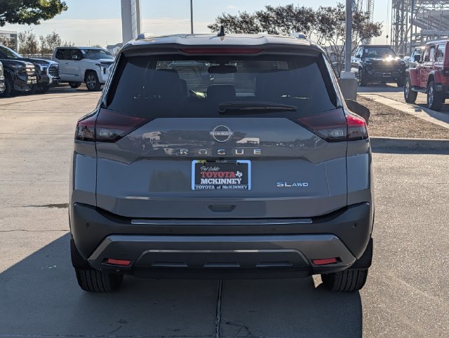 Used 2023 Nissan Rogue SL AWD/4WD image 7