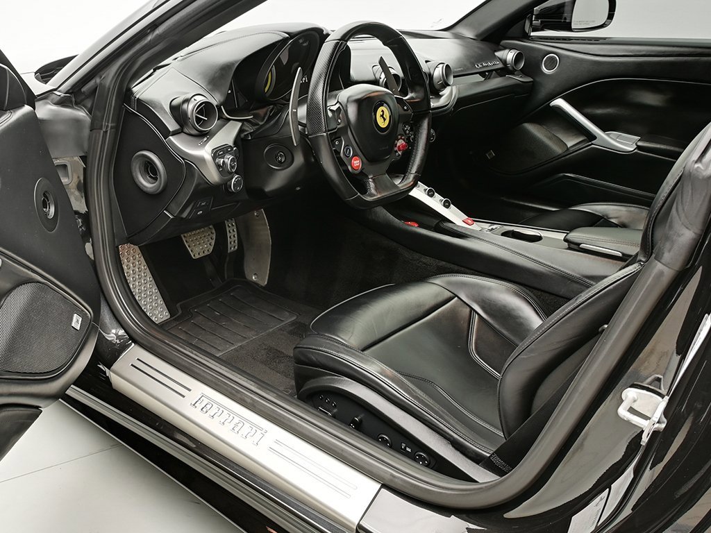 Certified 2014 Ferrari F12 Berlinetta image 9