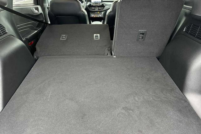 Used 2025 Ford Escape ST-Line w/ Equipment Group 301A image 13