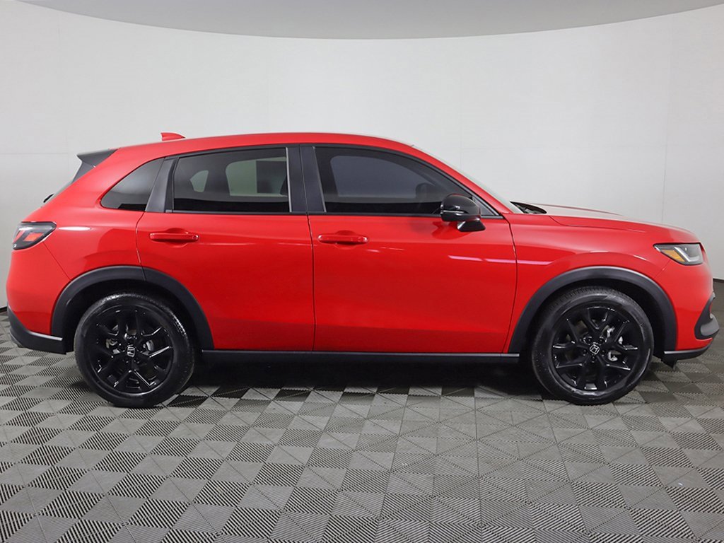 Used 2025 Honda HR-V Sport image 17