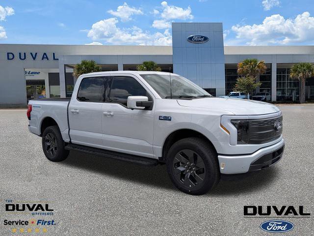 New 2025 Ford F150 Lightning Lariat w/ Max Trailer Tow Package