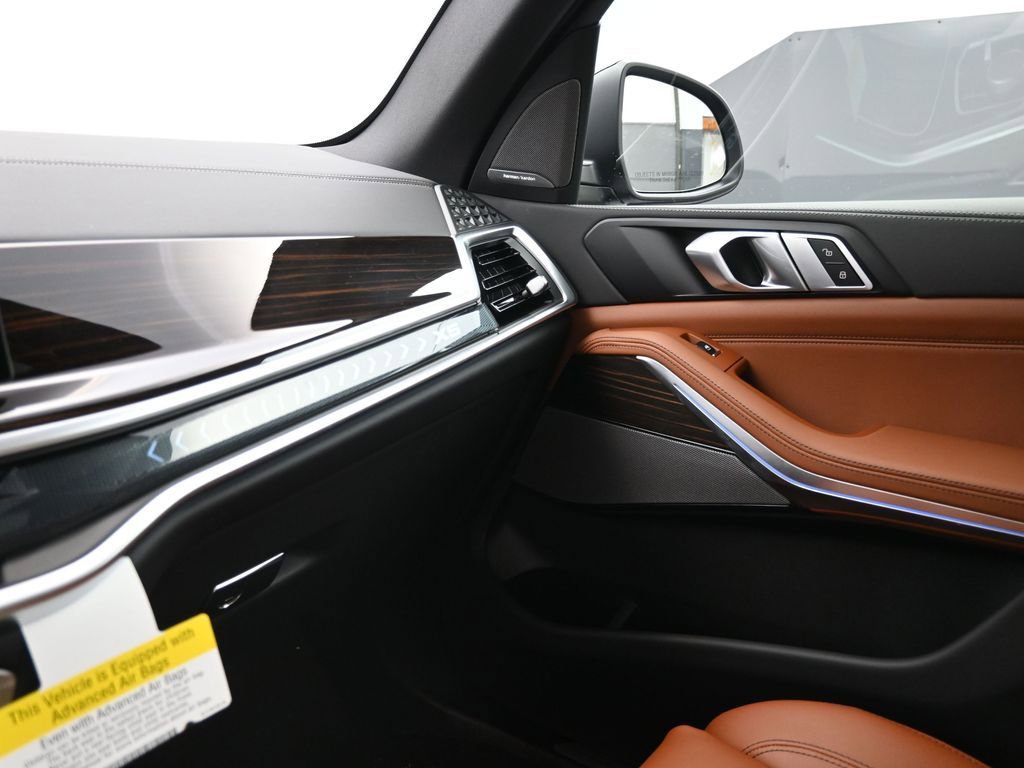 New 2026 BMW X5 xDrive50e w/ Premium Package AWD/4WD image 18