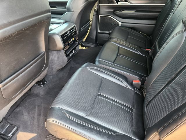 Certified 2024 Jeep Wagoneer L Series II w/ Flexible Seating Group AWD/4WD image 27
