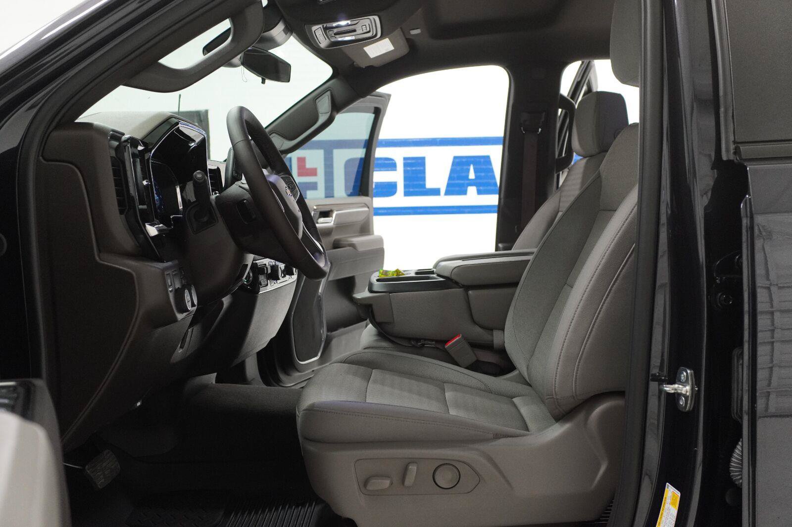 Used 2024 Chevrolet Silverado 1500 LT w/ Texas Edition Plus RWD image 6