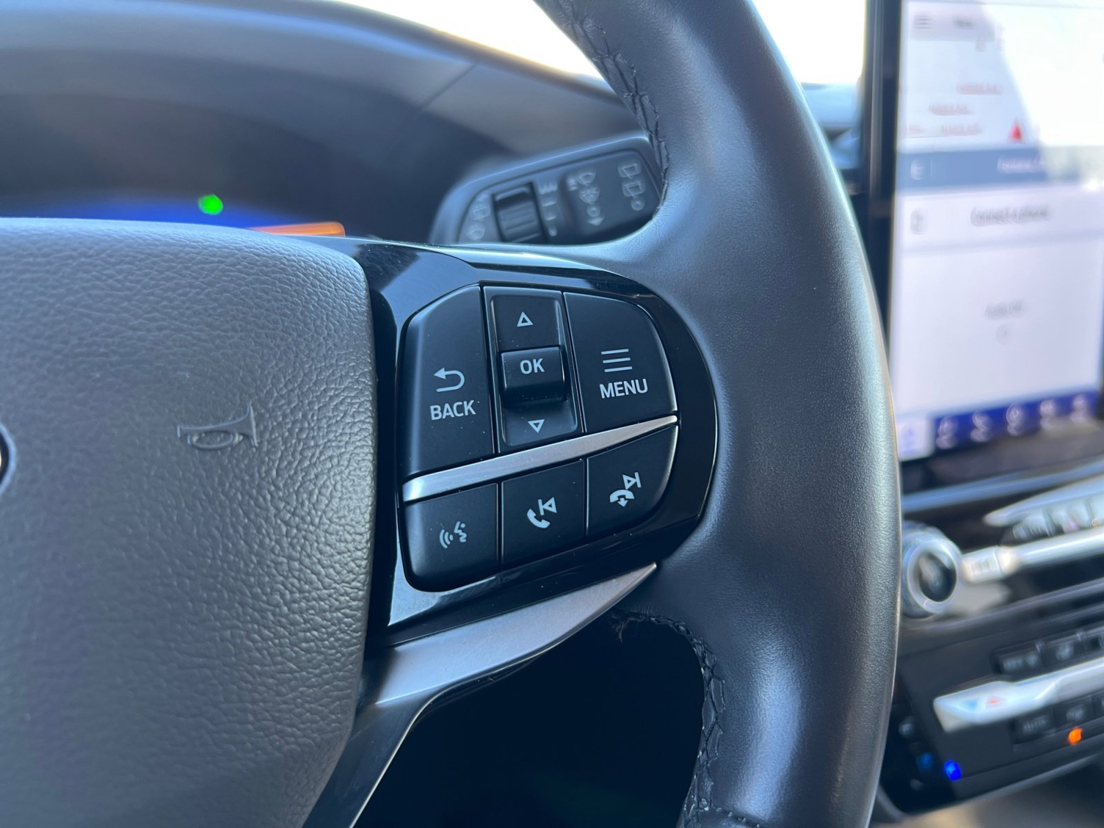 Used 2022 Ford Explorer Platinum w/ Equipment Group 601A image 18