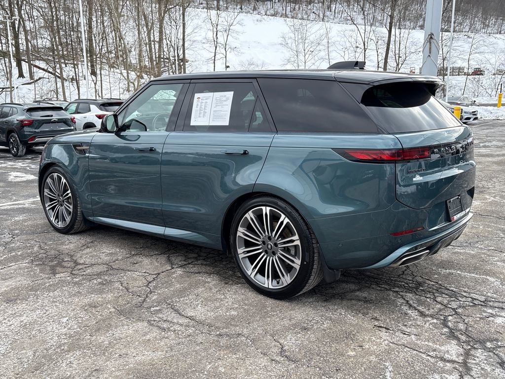 Used 2025 Land Rover Range Rover Sport Dynamic SE image 3