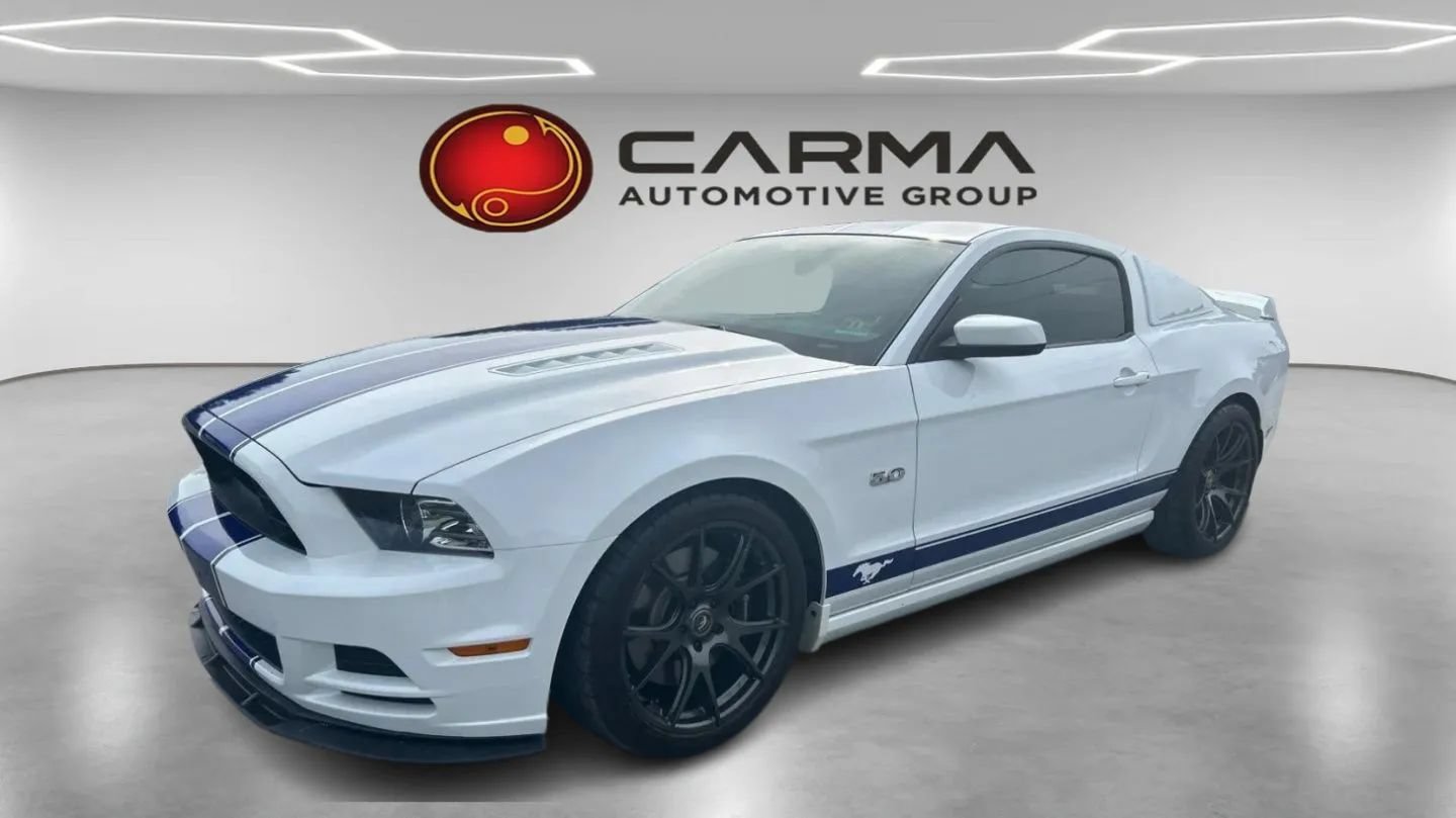 Used 2014 Ford Mustang GT Premium RWD image 1