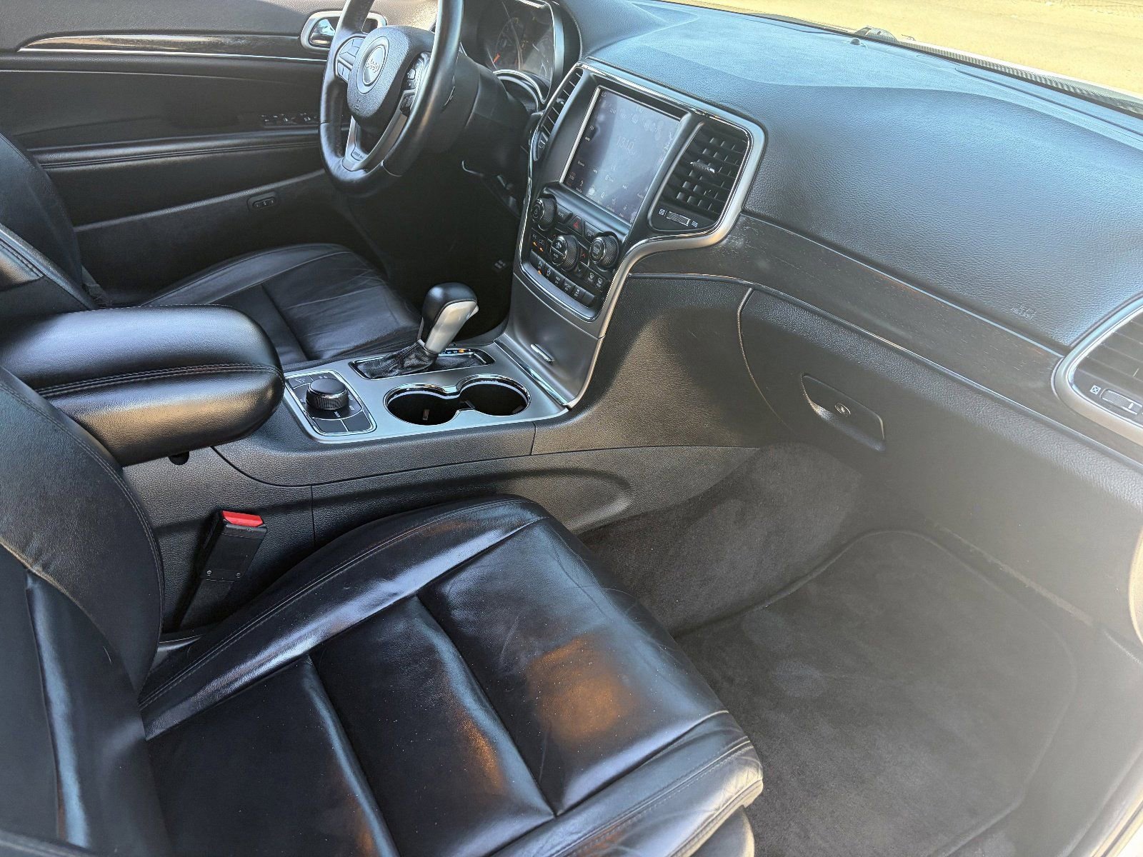 Used 2018 Jeep Grand Cherokee Limited image 13