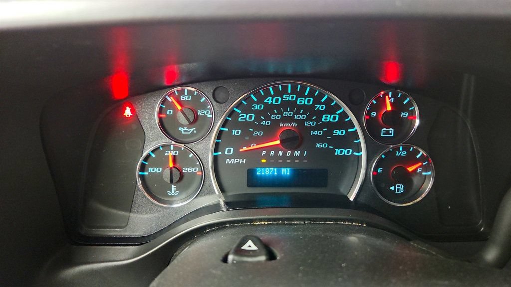 Used 2025 GMC Savana 3500 Extended RWD image 13