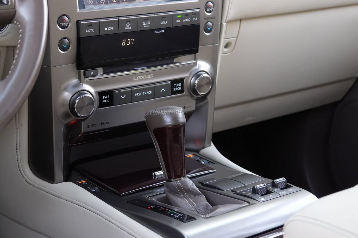 Used 2014 Lexus GX 460 w/ Premium Package AWD/4WD image 9