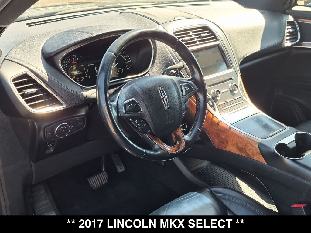 Used 2017 Lincoln MKX Select w/ Select Plus Package FWD image 2