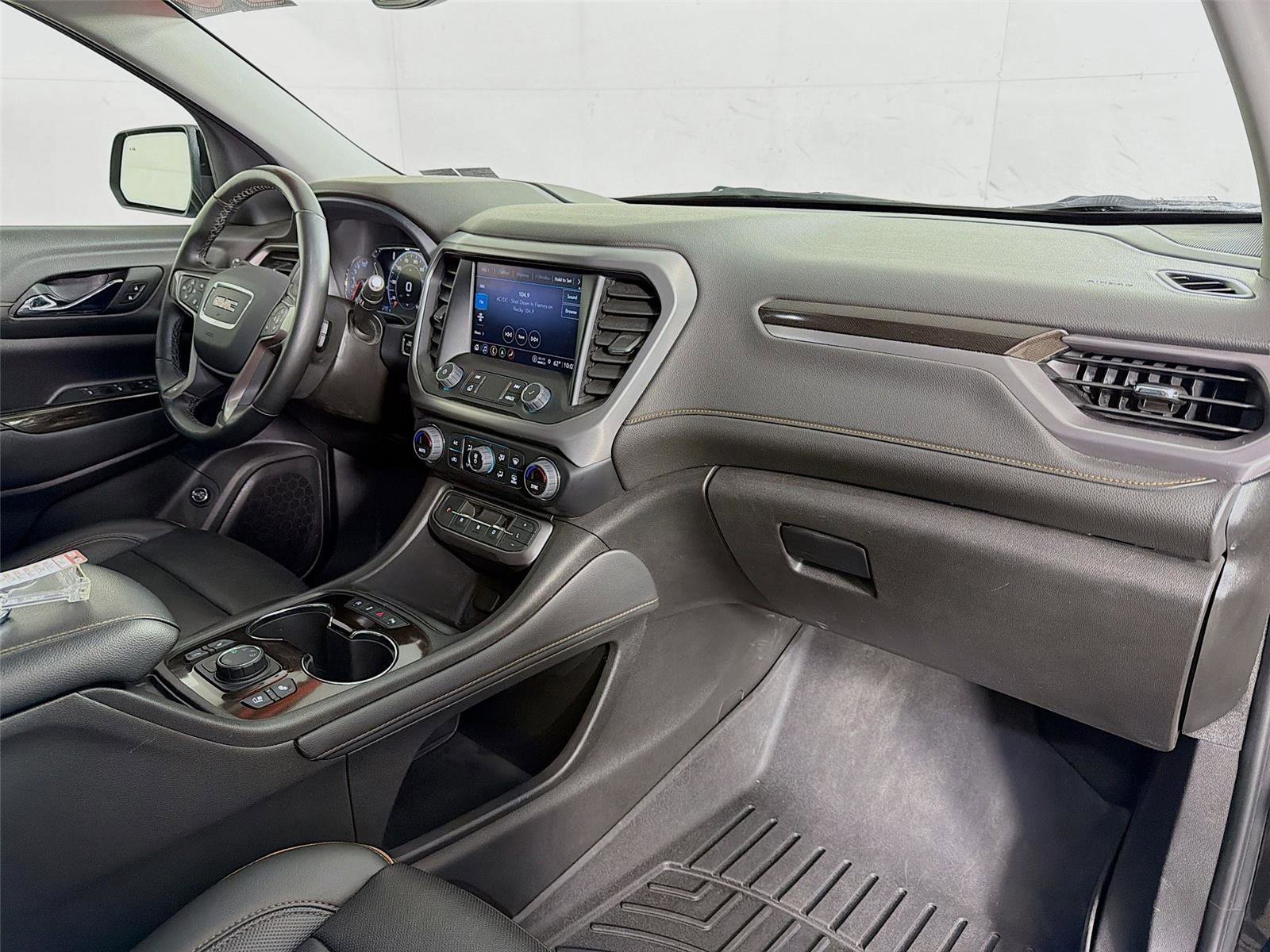 Used 2023 GMC Acadia AT4 w/ Technology Package image 31