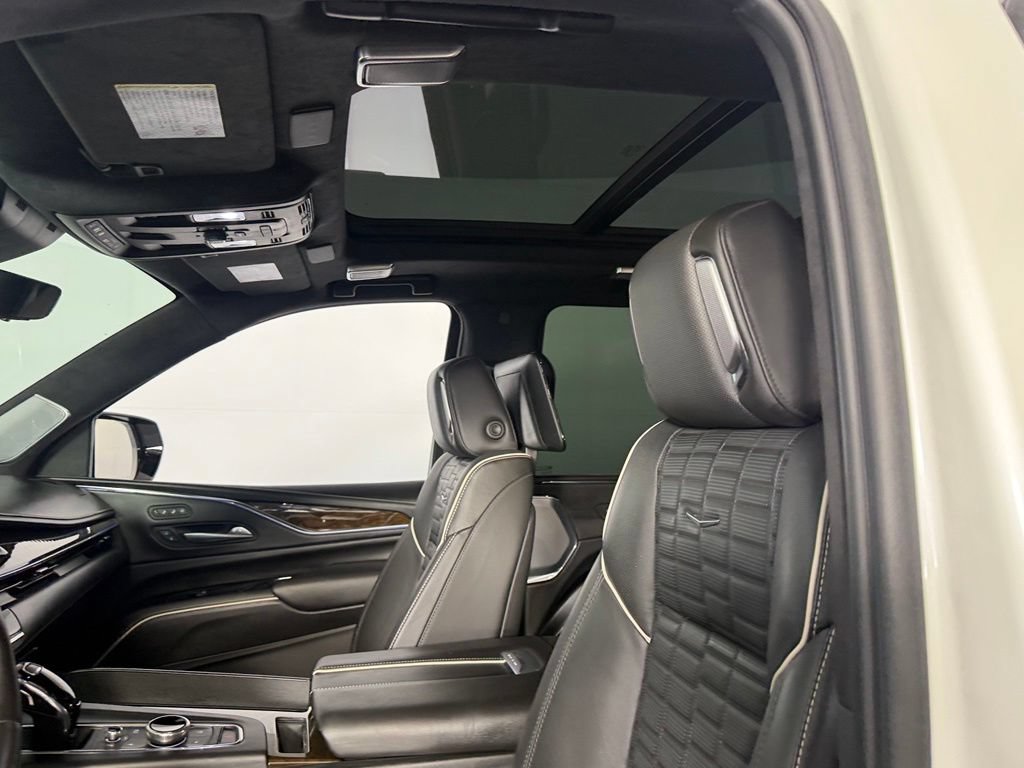 Used 2024 Cadillac Escalade ESV Sport Platinum w/ LPO, ONYX Package AWD/4WD image 21