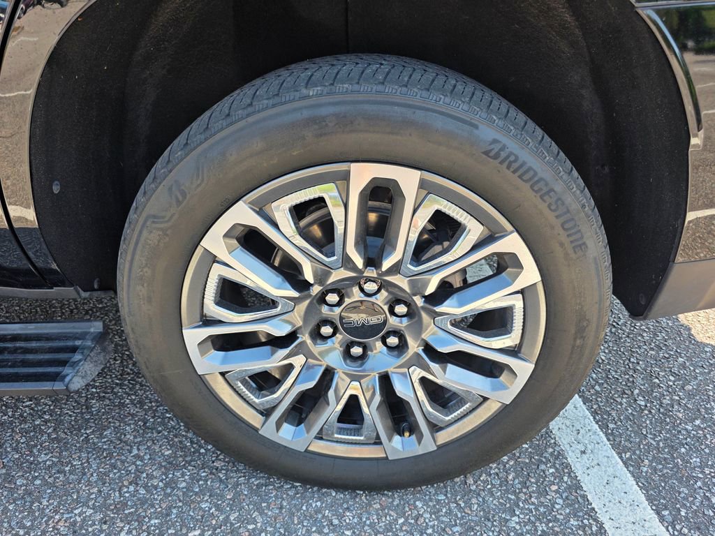 Used 2024 GMC Yukon Denali Ultimate AWD/4WD image 33