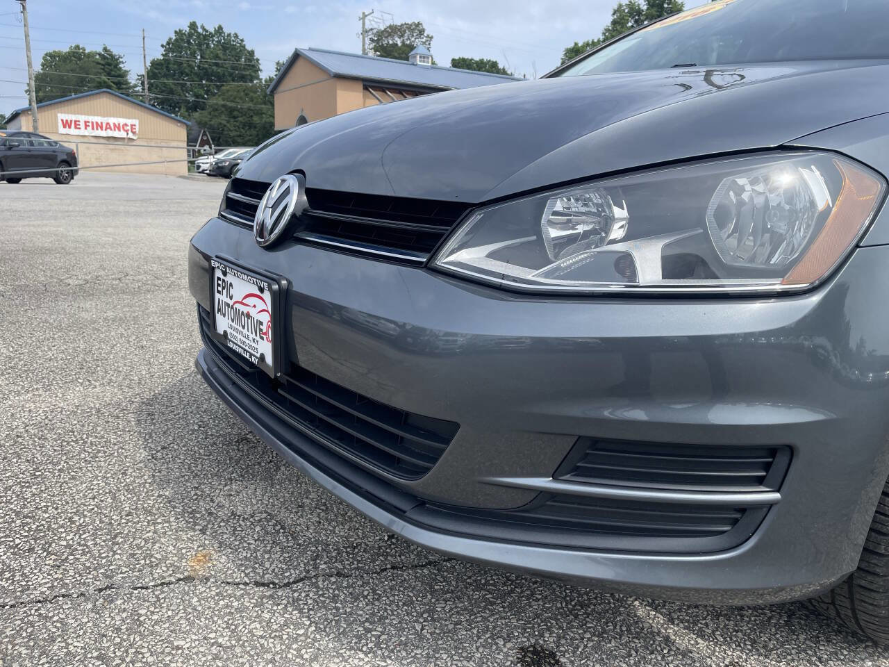 Used 2016 Volkswagen Golf Limited Edition image 11