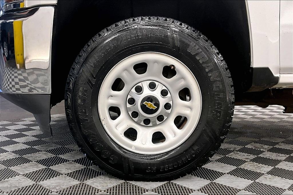 Used 2018 Chevrolet Silverado 2500 W/T w/ WT Convenience Package AWD/4WD image 8