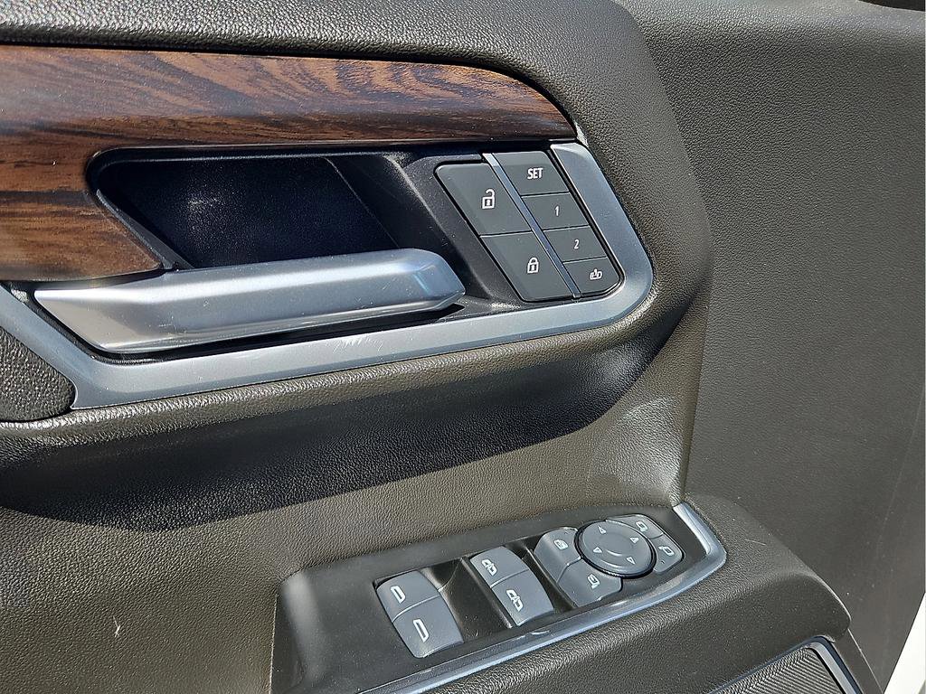 Used 2025 GMC Sierra 1500 SLT image 13