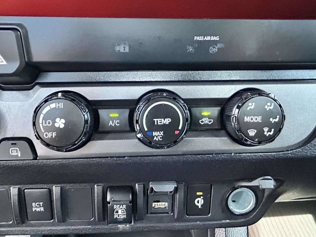 Used 2020 Toyota Tacoma TRD Off-Road AWD/4WD image 26