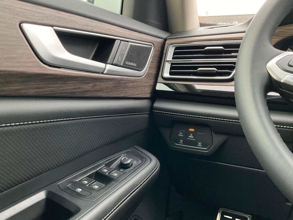 New 2026 Volkswagen Atlas SEL Premium R-Line image 23