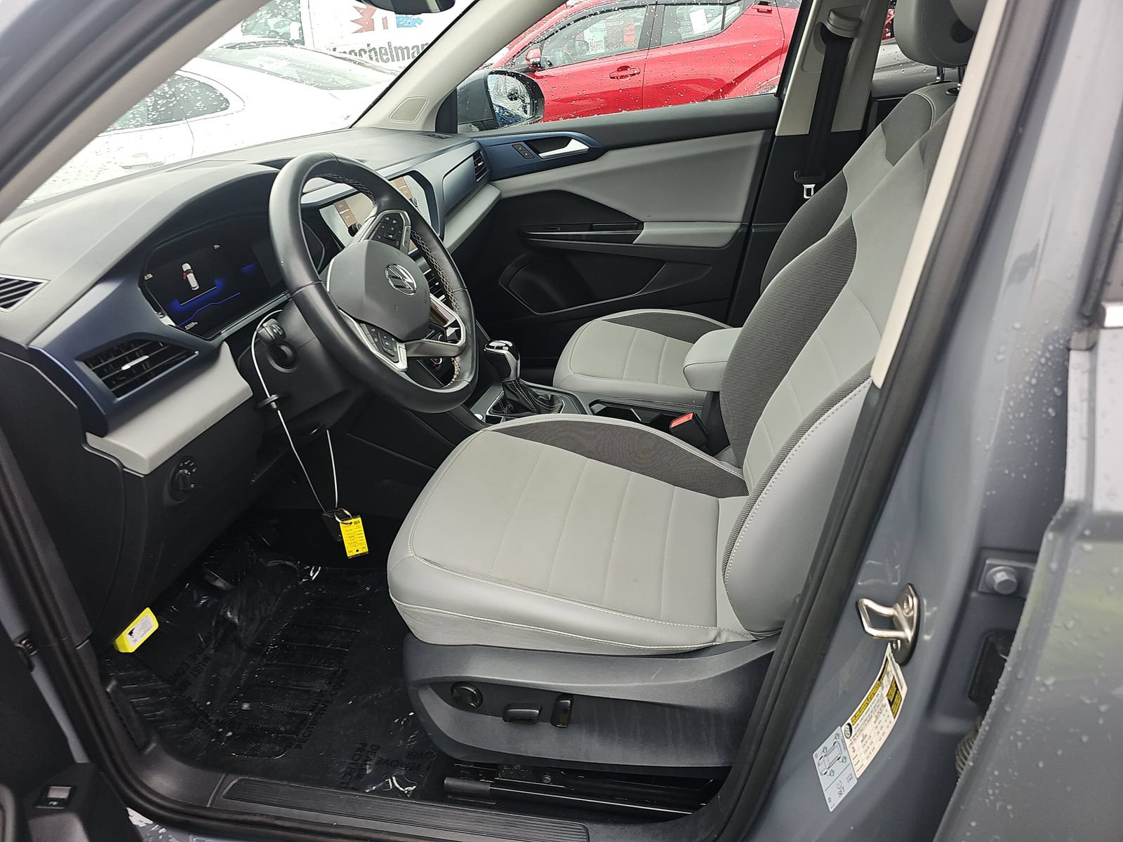 Used 2022 Volkswagen Taos SE w/ Panoramic Sunroof Package AWD/4WD image 13