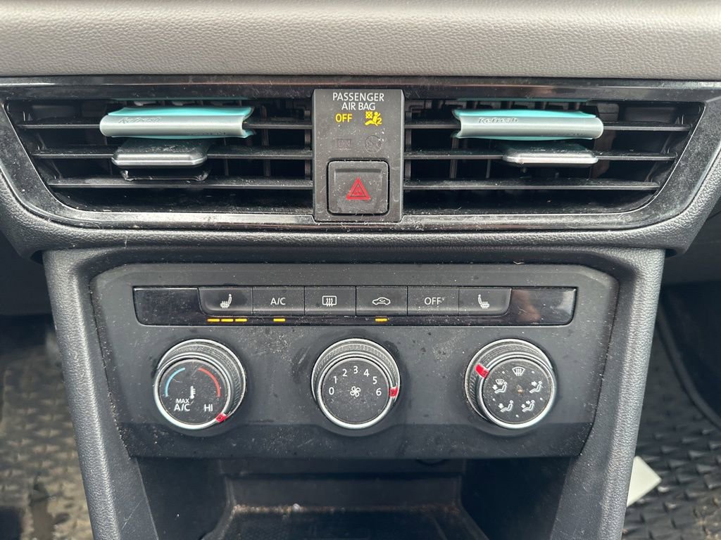 Used 2022 Volkswagen Taos SE image 24