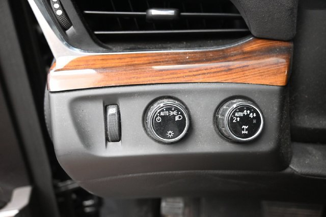 Used 2017 Cadillac Escalade Luxury AWD/4WD image 18