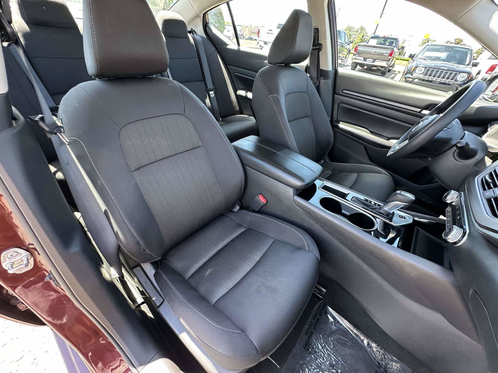 Used 2024 Nissan Altima 2.5 SV FWD image 25