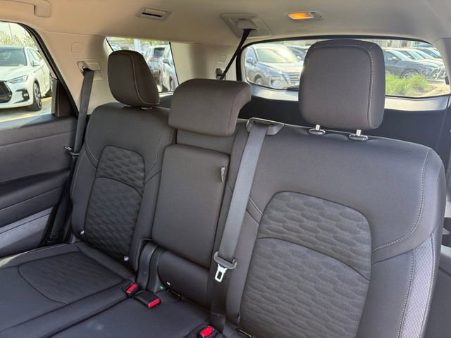 Used 2025 Nissan Pathfinder SV image 30