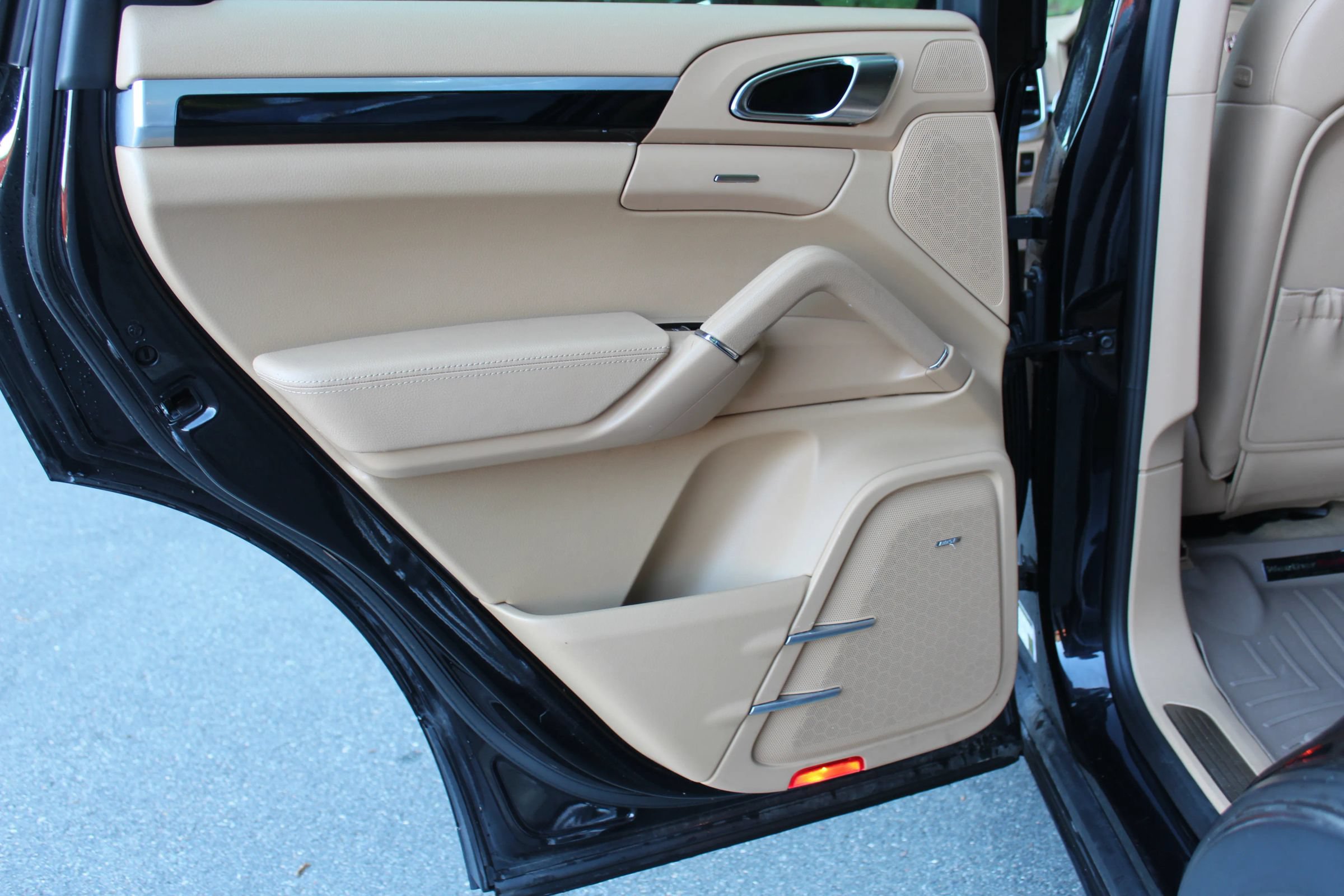 Used 2014 Porsche Cayenne AWD/4WD image 13