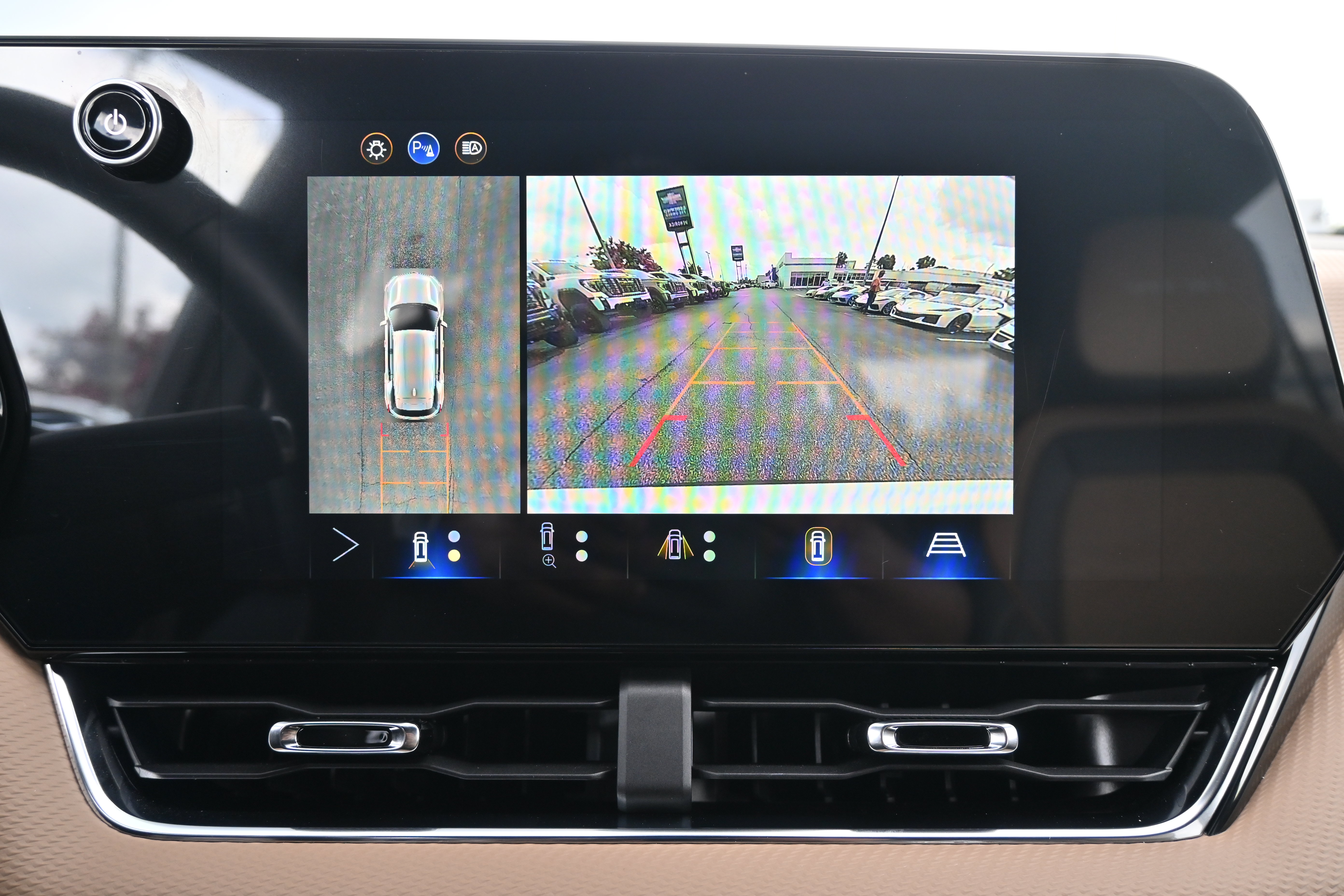 New 2026 Chevrolet Equinox ACTIV w/ Safety and Technology Package AWD/4WD image 24