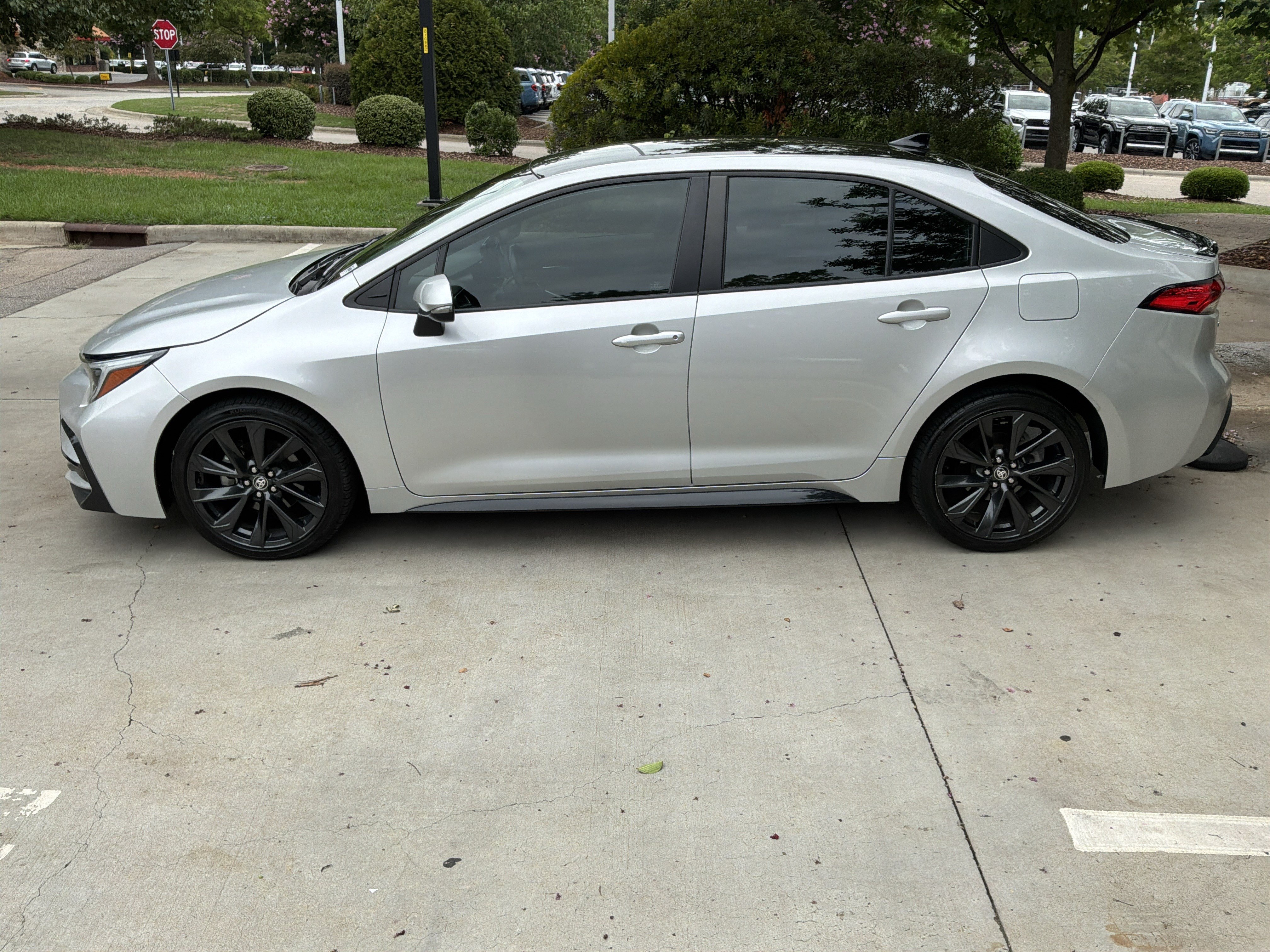 Used 2023 Toyota Corolla SE FWD image 7
