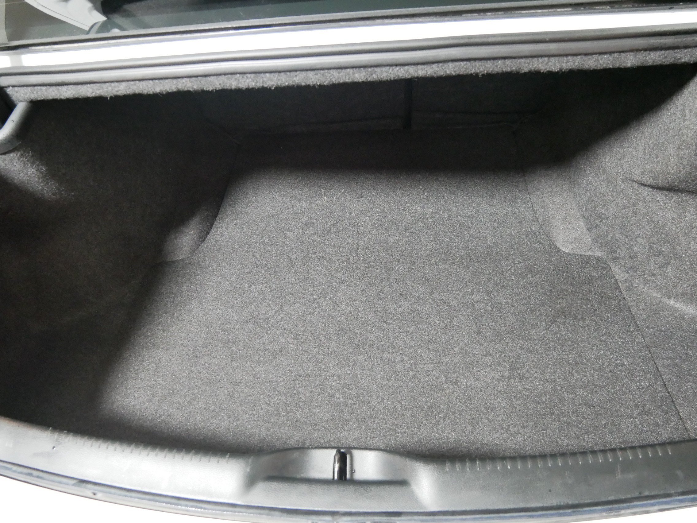 Used 2018 Chrysler 300 S AWD/4WD image 18