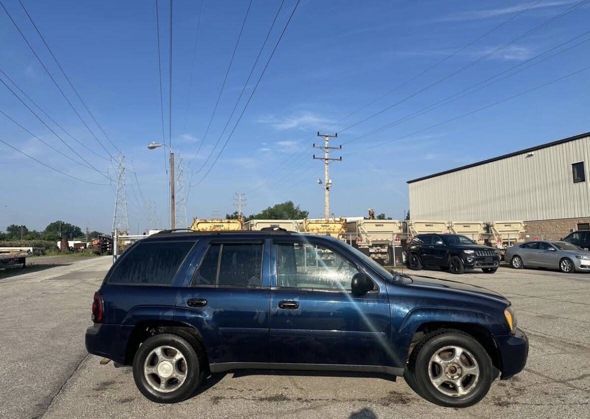 Used 2007 Chevrolet TrailBlazer LS AWD/4WD image 2