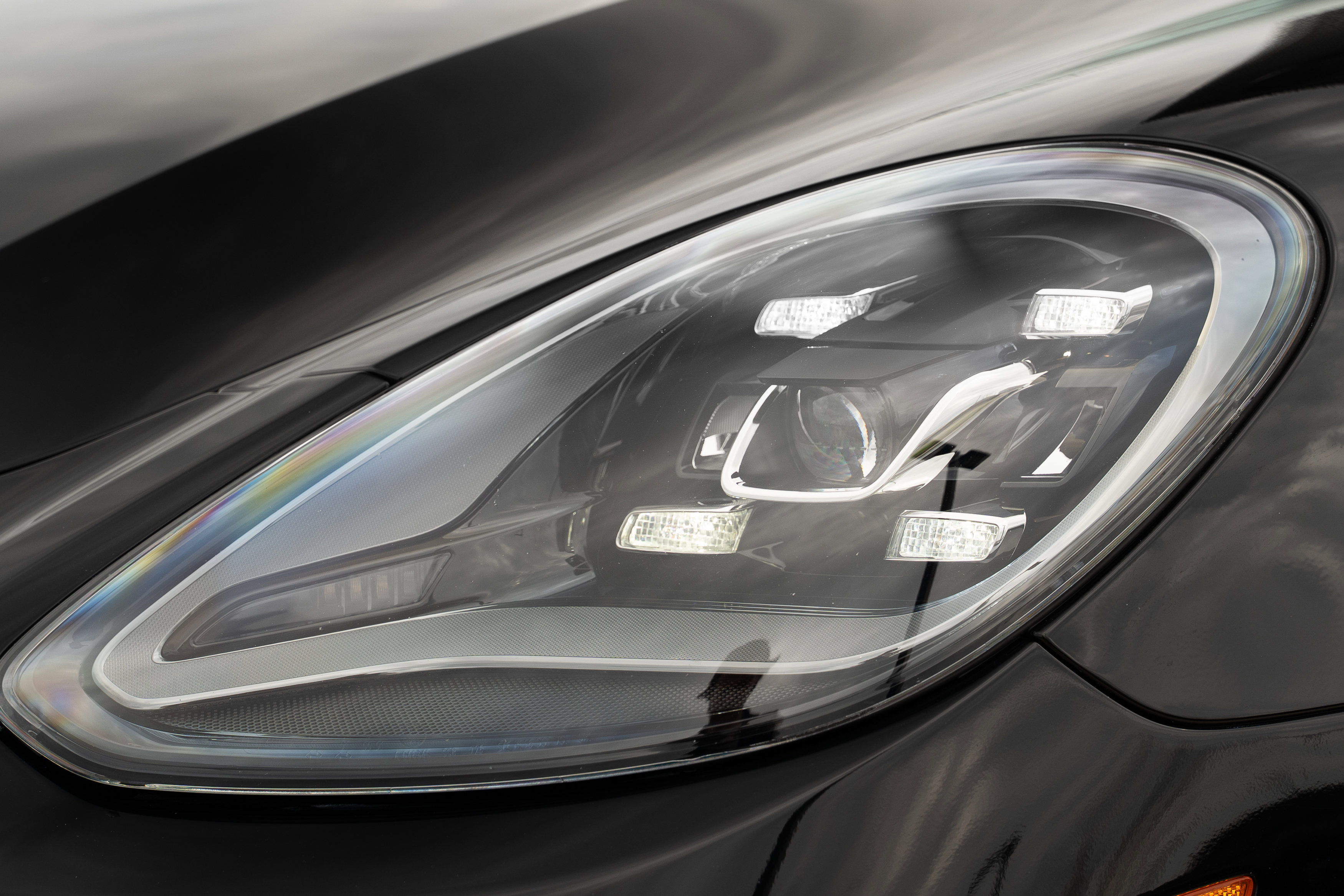 Used 2023 Porsche Panamera 4 image 42