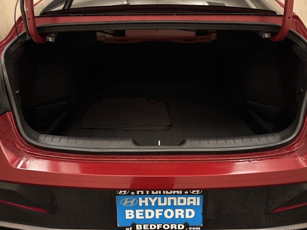 Used 2024 Hyundai Elantra SEL image 10