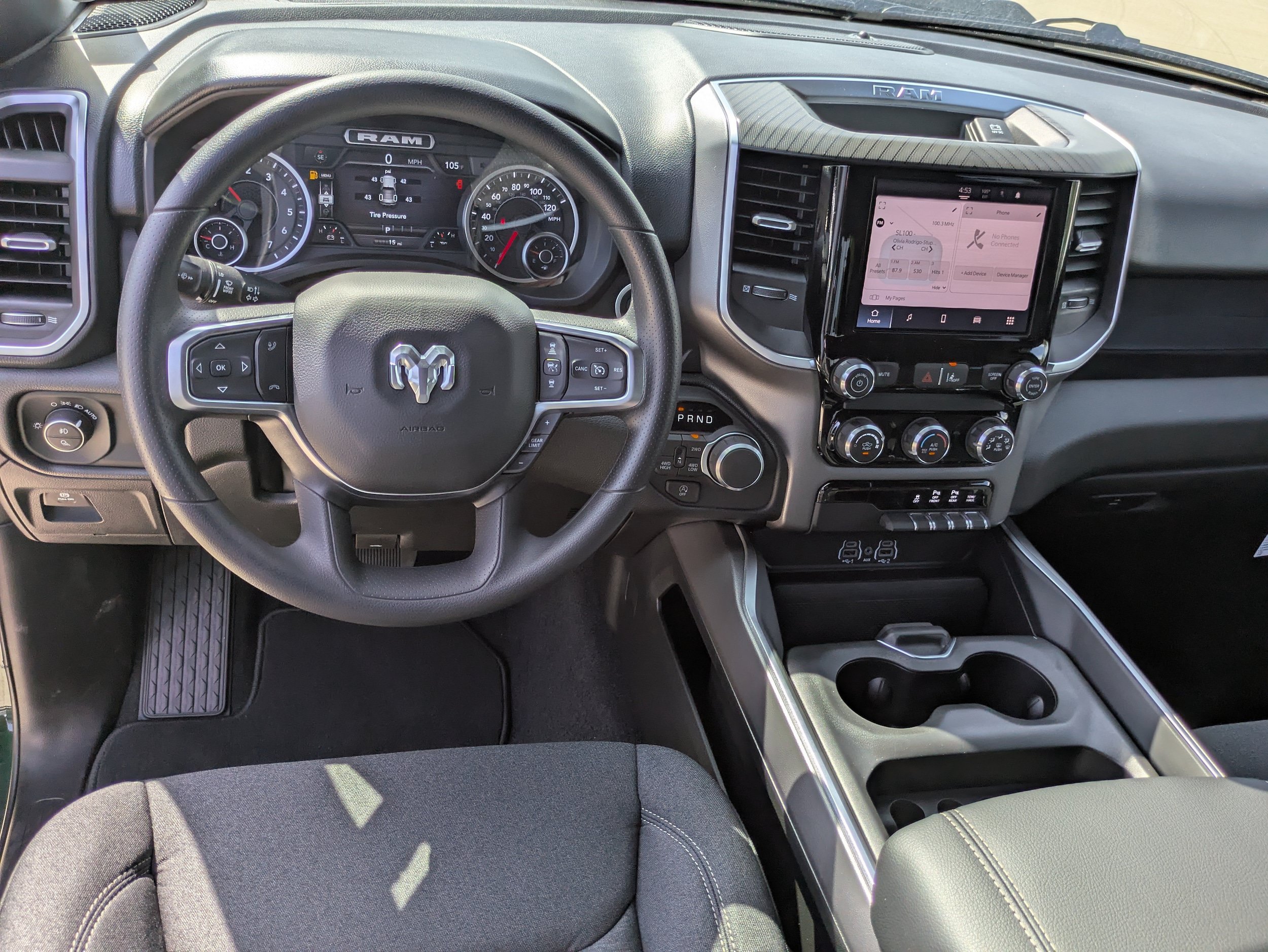 New 2026 RAM 1500 Express AWD/4WD image 9