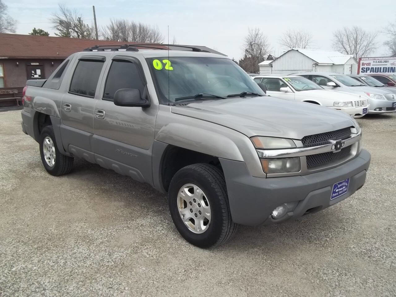 Used 2002 Chevrolet Avalanche 4x4 w/ Off-Road Suspension Pkg image 2