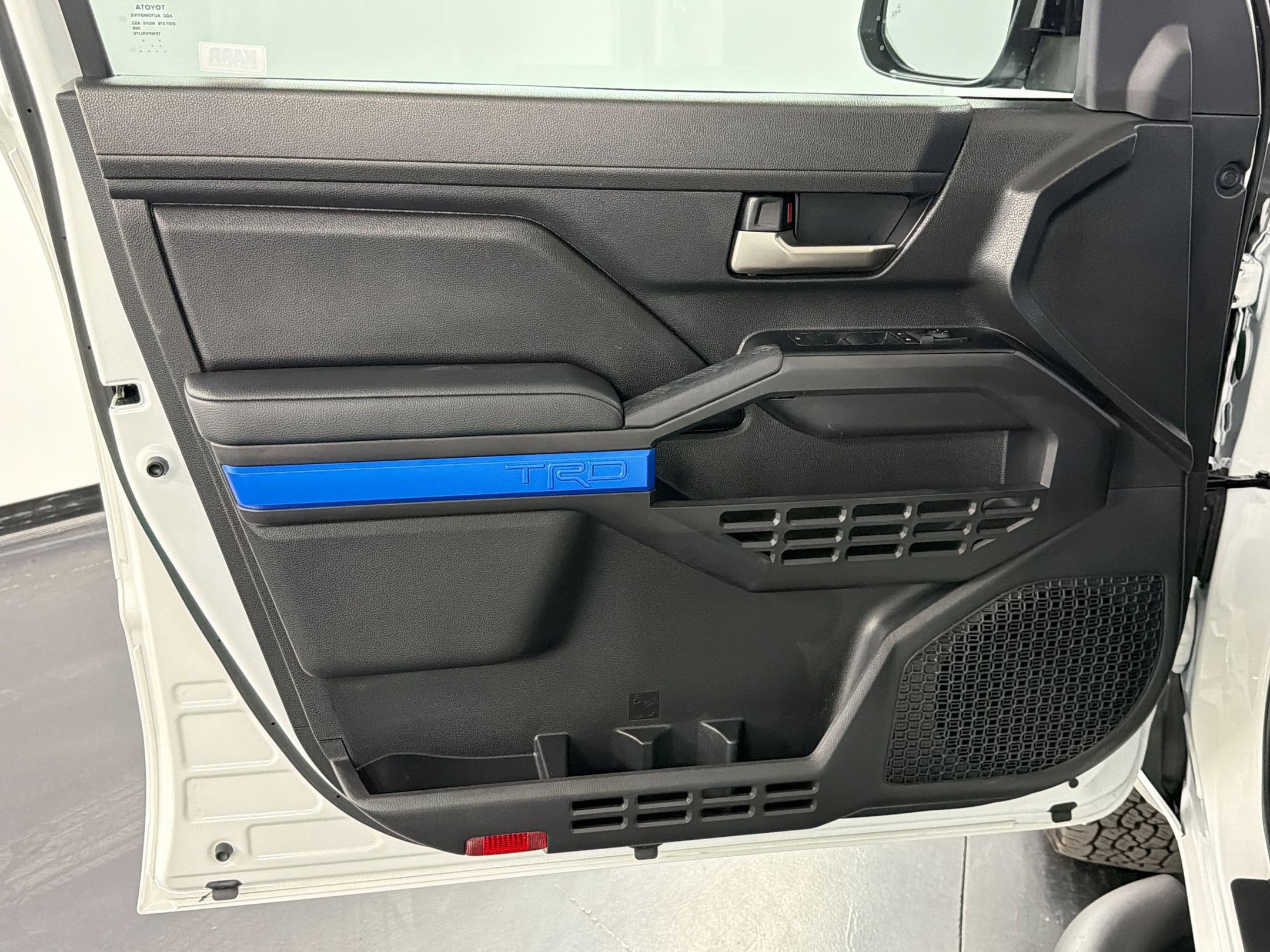 Used 2025 Toyota Tacoma TRD Off-Road image 21