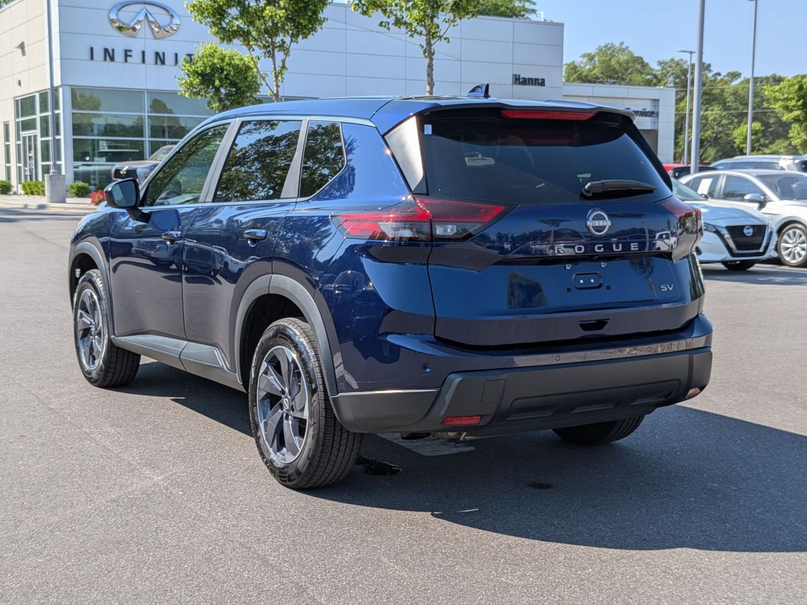 Used 2024 Nissan Rogue SV FWD image 5