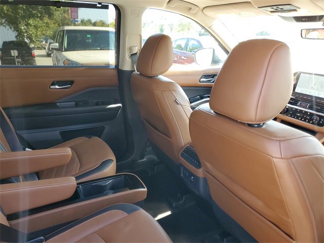 Used 2023 Nissan Pathfinder Platinum image 33