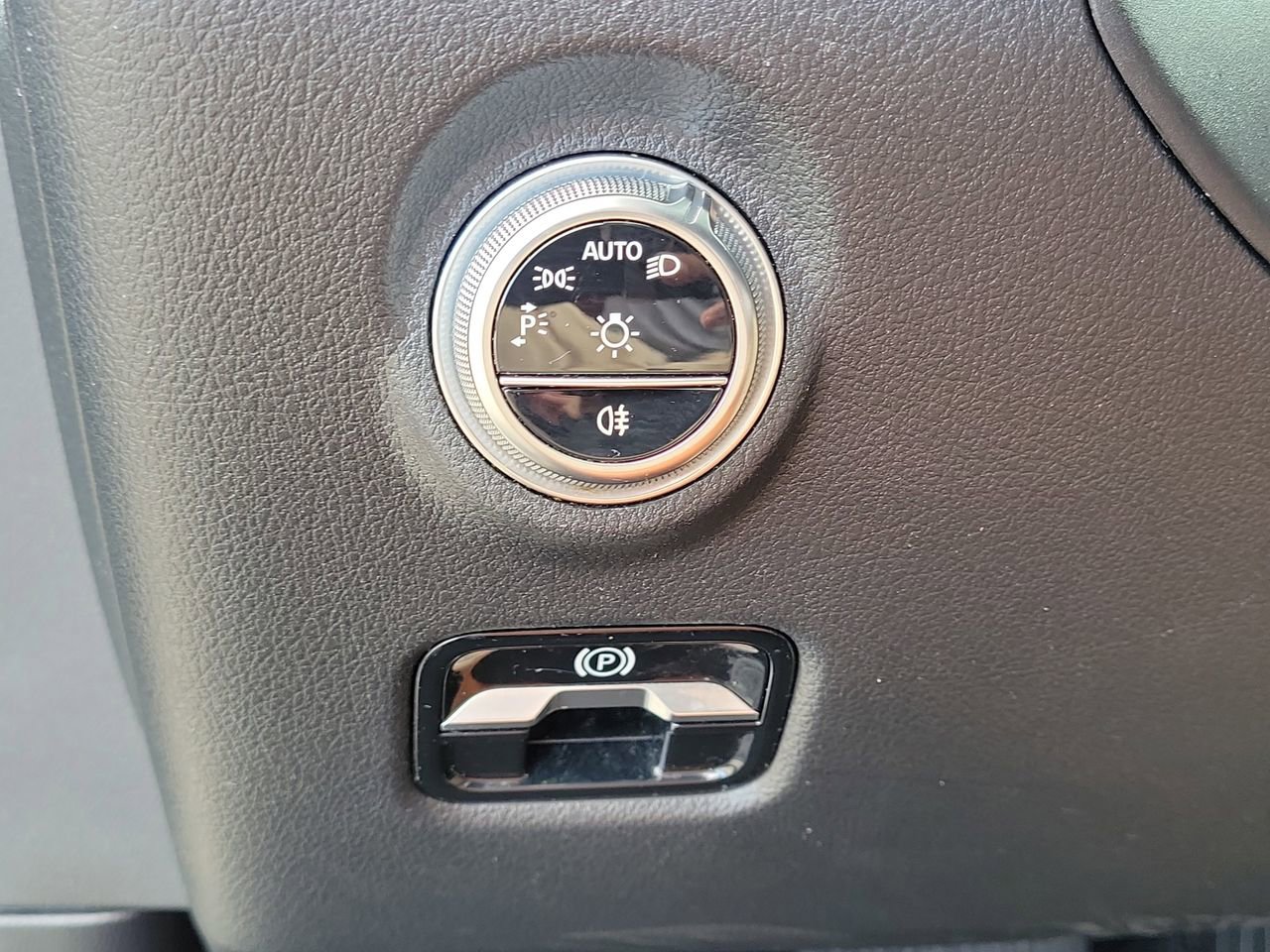 Certified 2022 Mercedes-Benz C 300 Sedan image 21