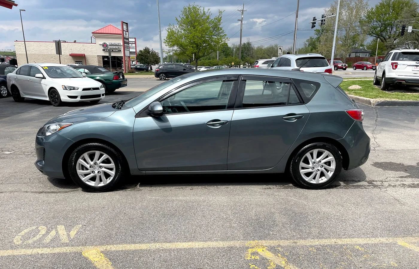 Used 2012 MAZDA MAZDA3 i Grand Touring w/ Tech Pkg FWD image 3